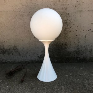 Laurel Ball Table Lamp
